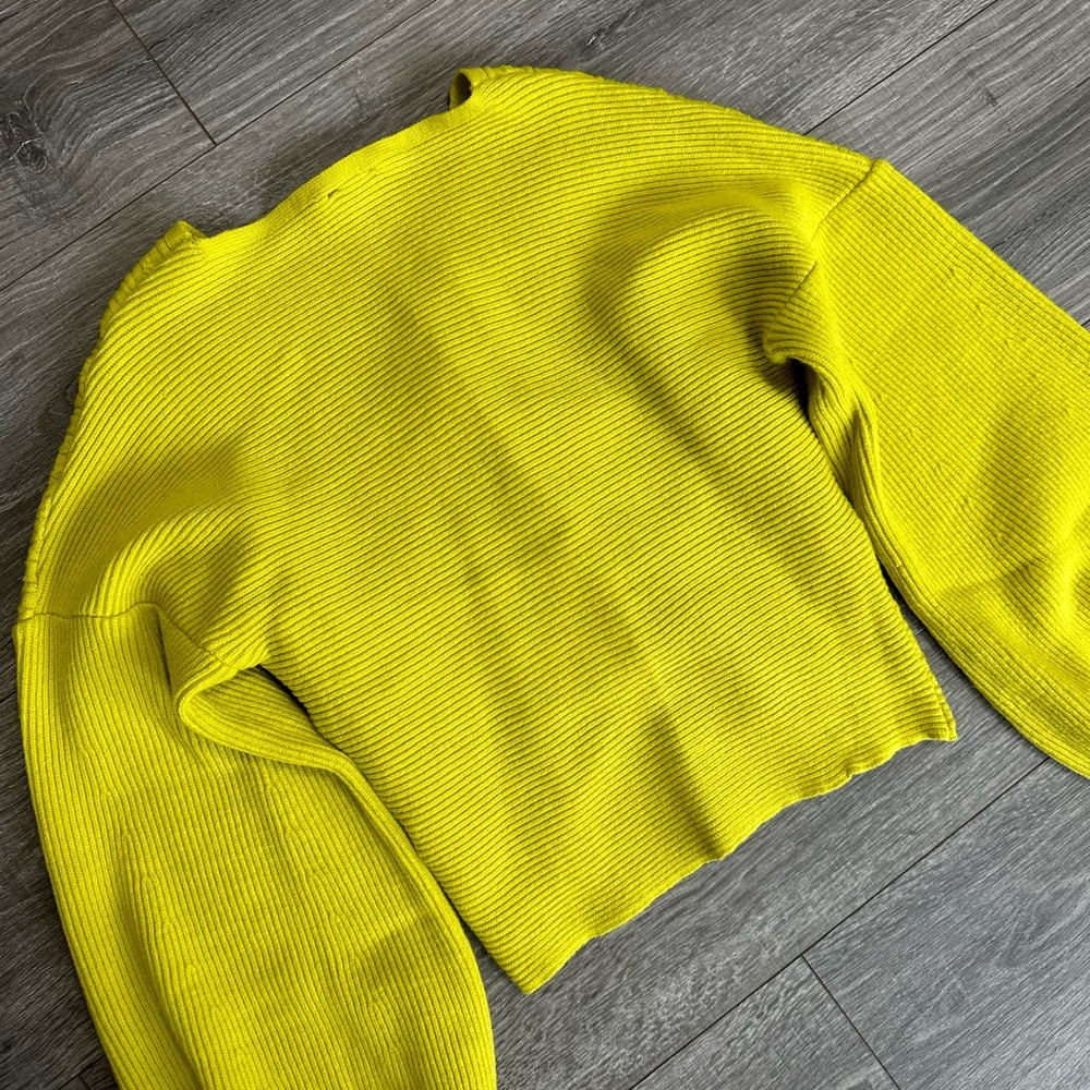 BEBE Cropped Sweater - Picture 4 of 4